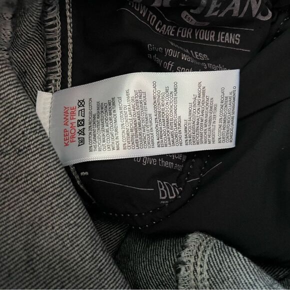 NWT BDG Urban Outfitters Y2K Low Rise Womens Cargo Jeans Washed Black XS - Picture 12 of 12